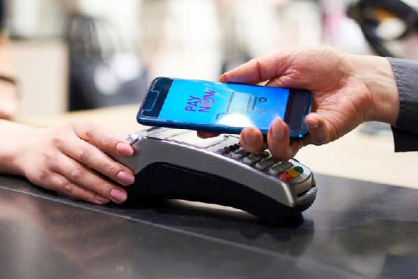 美联储的鹰派信号引发了黄金市场的恐慌 但分析师认为2025年黄金将得到支撑