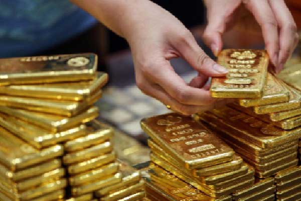 美联储的鹰派信号引发了黄金市场的恐慌 但分析师认为2025年黄金将得到支撑